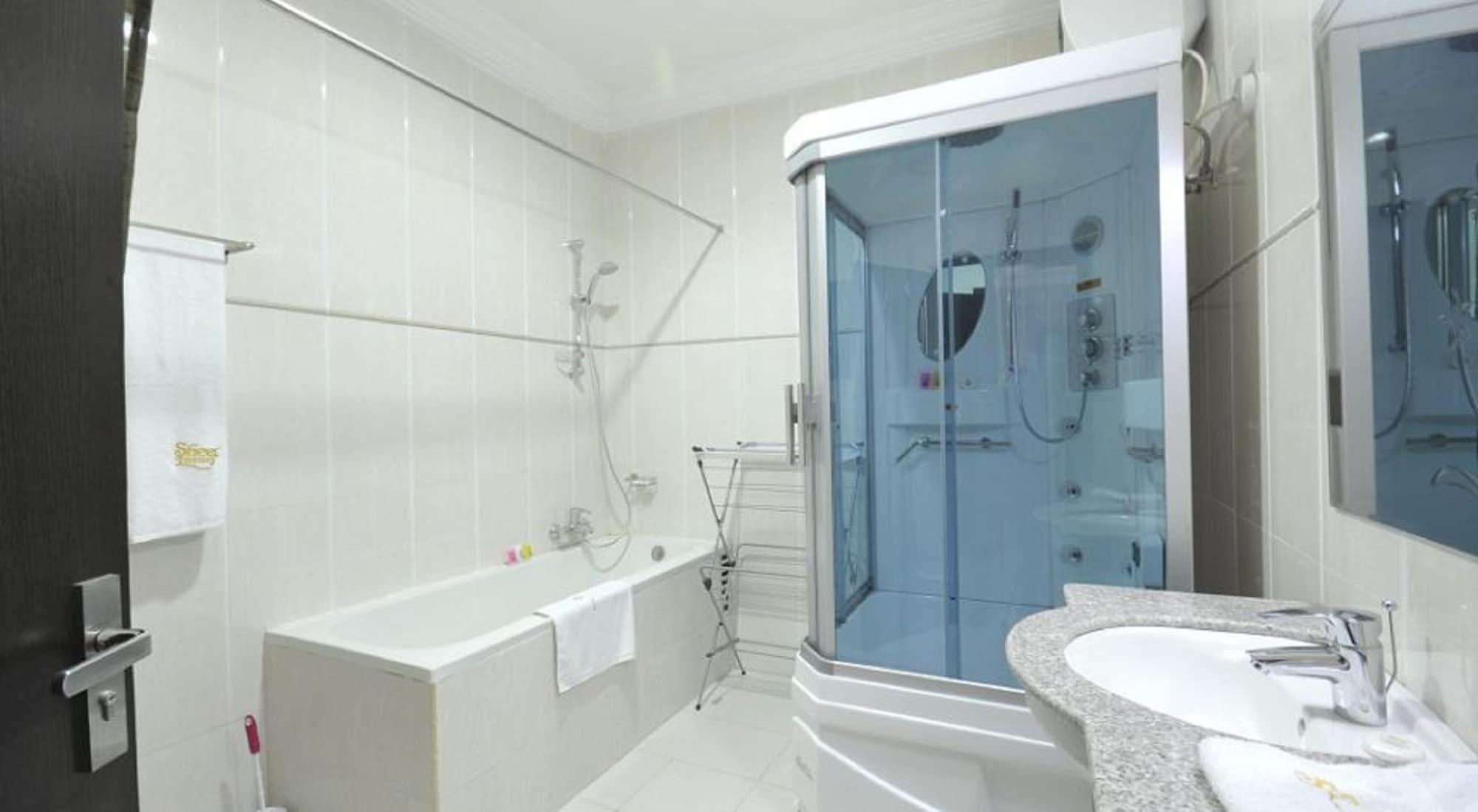 Sheer Luxury Apartment And Suites — 6
