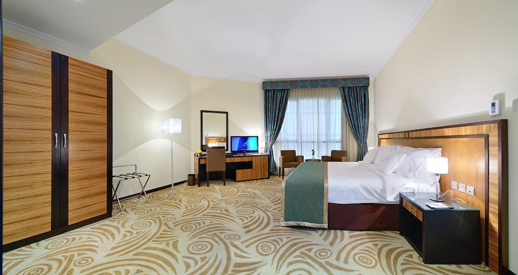 Al Majaz Premiere Hotel Apartments — 10