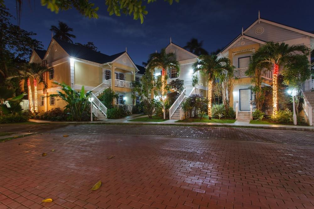 Villa Beach Cottages — 4