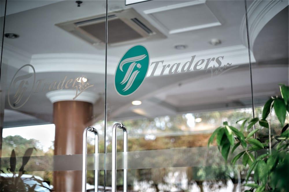 TRADERS INN