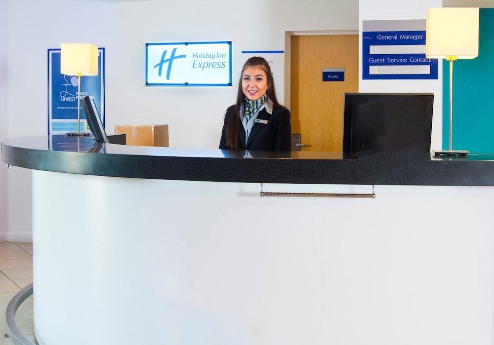 EXPRESS BY HOLIDAY INN CAMBRIDGE — 5