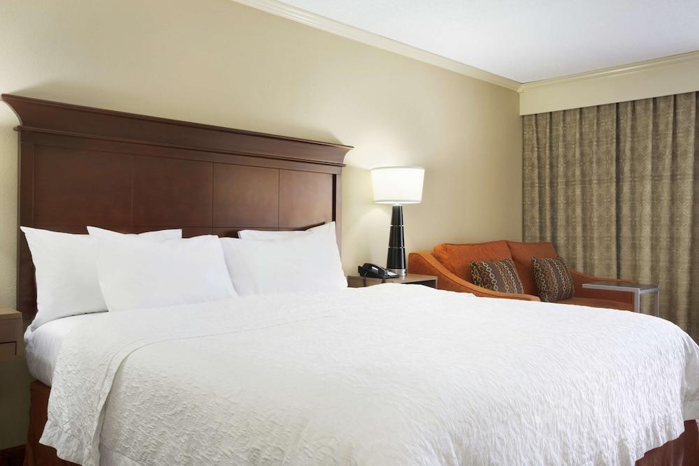 Hampton Inn Forrest City — 10