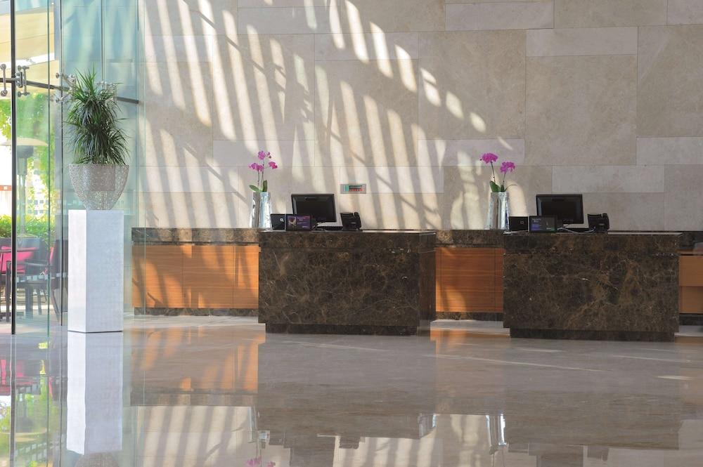 Yas Plaza Mangroves by IHG — 10