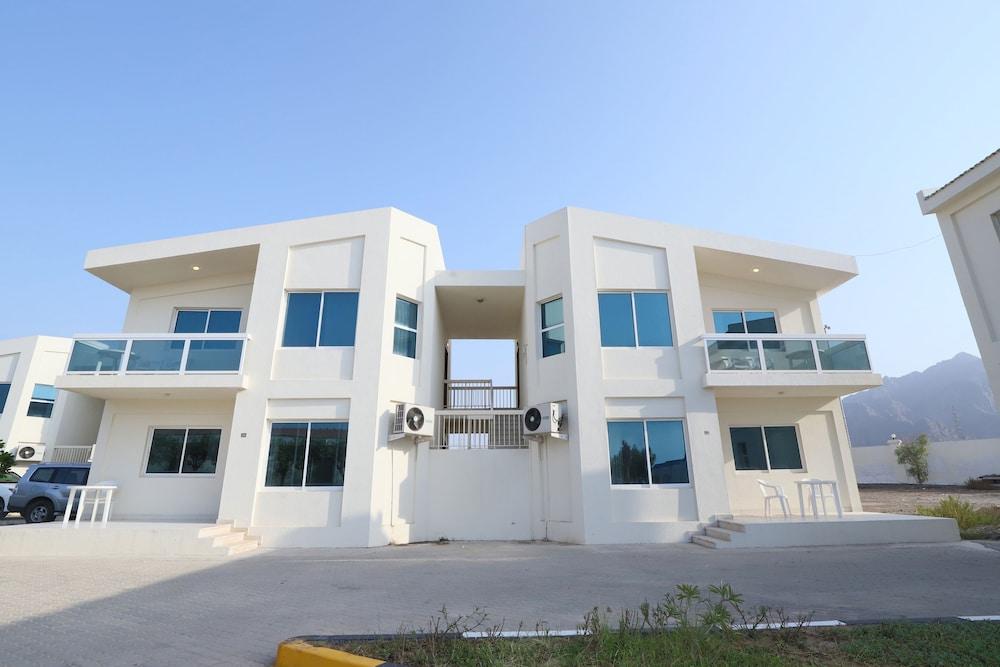 Holiday Beach Resort — 1