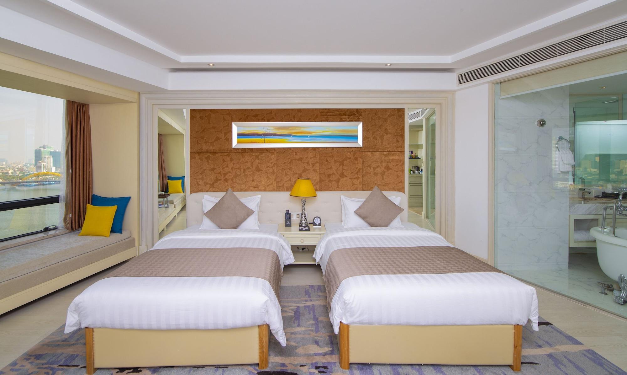 Brilliant Hotel — 10