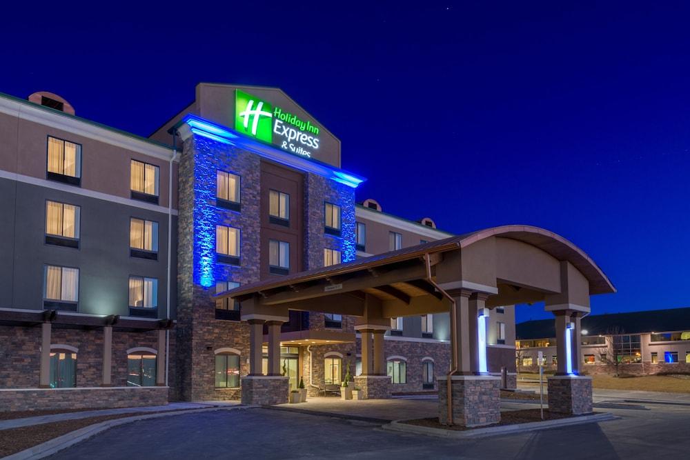 Holiday Inn Express & Suites Denver South - Castle Rock — 3