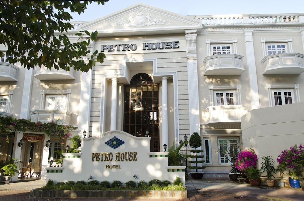 Petro House Hotel — 8