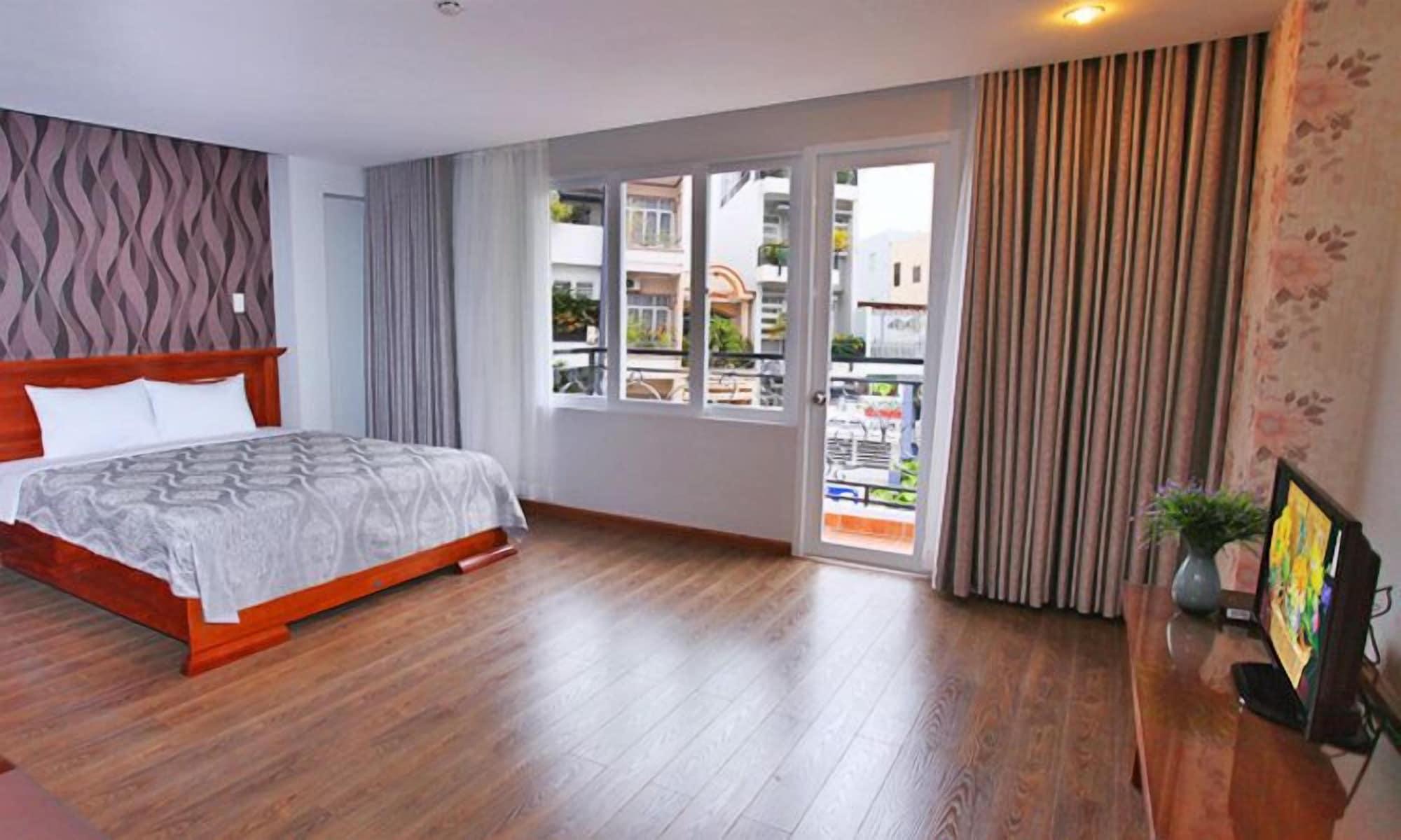 White Swan Apartment — 10