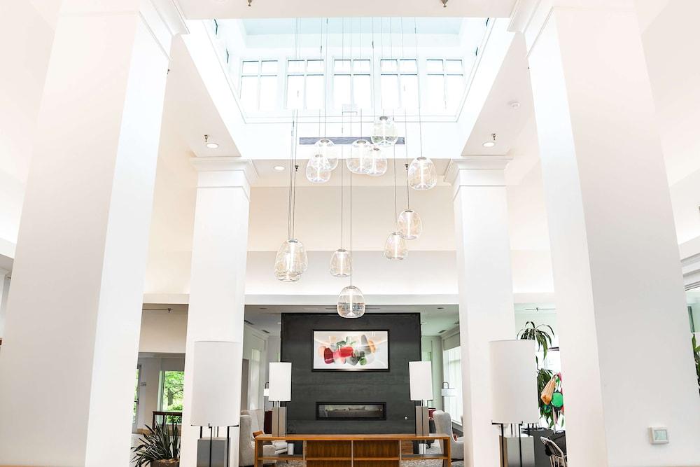 HILTON GARDEN INN FAIRFAX — 8
