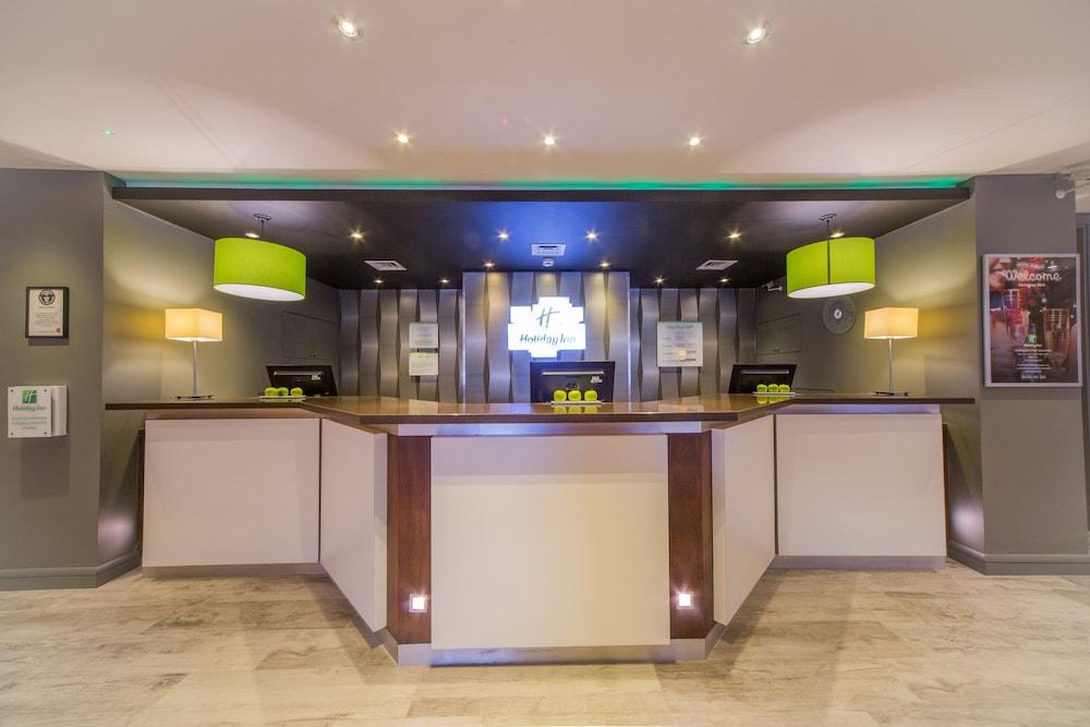 Holiday Inn High Wycombe M40 Jct. 4 — 6