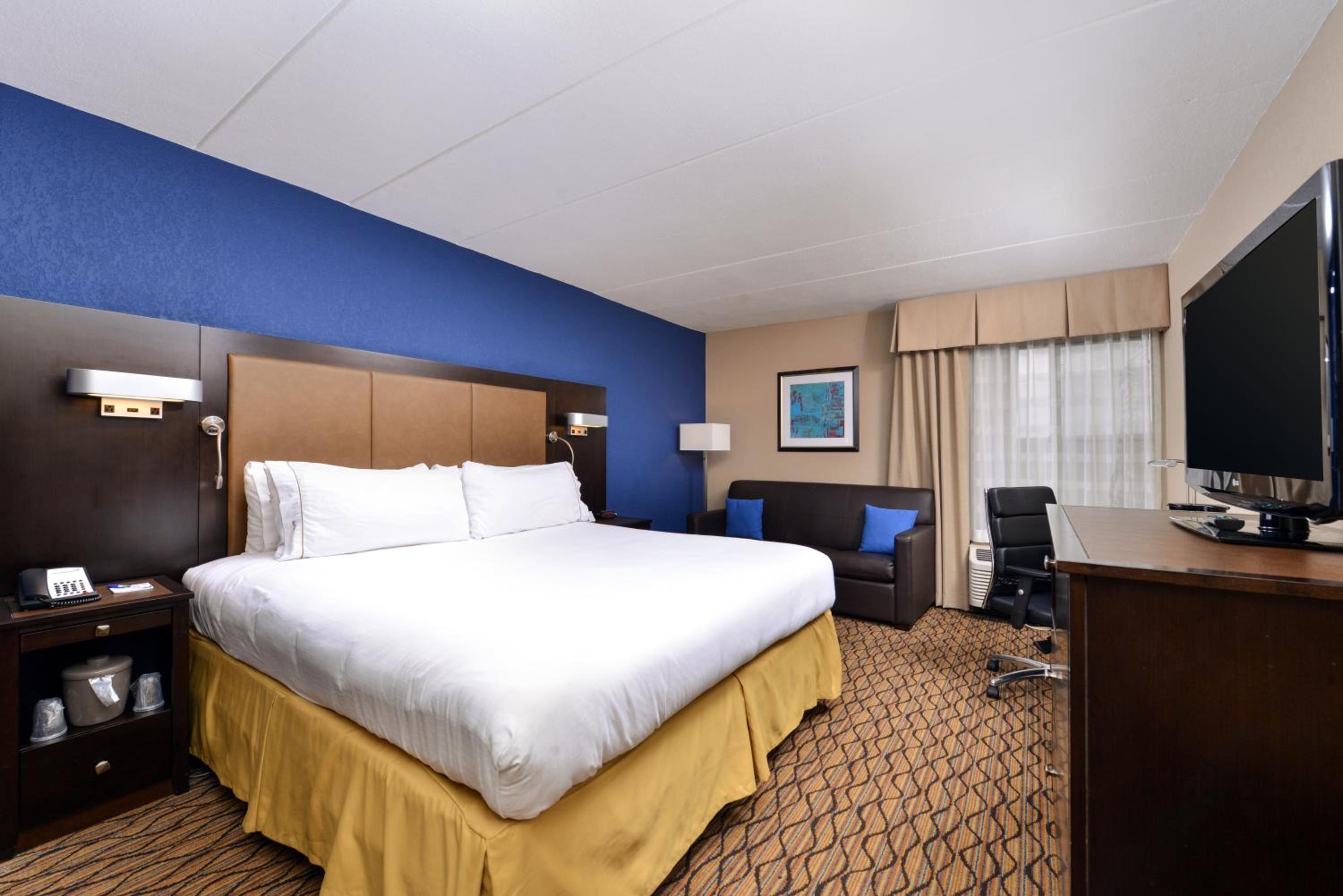 Holiday Inn Express Hunt Valley — 10