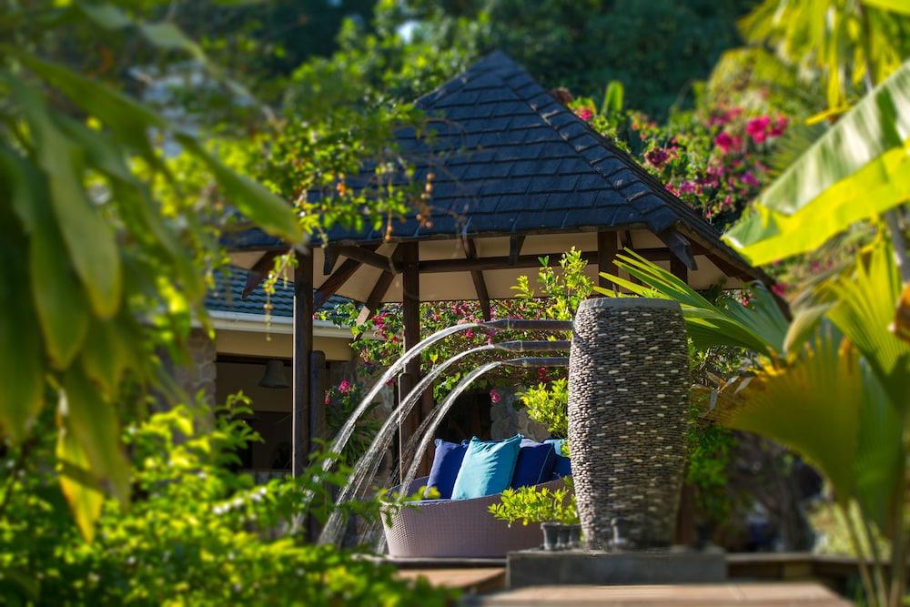 Coco de Mer Hotel and Black Parrot Suites