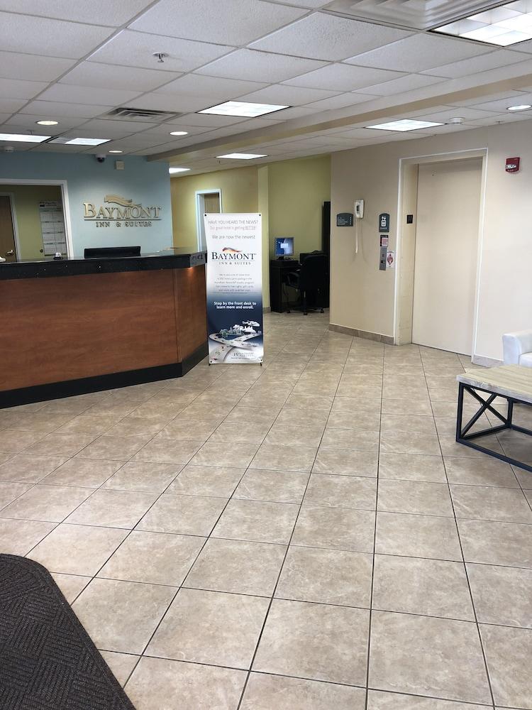 Baymont By Wyndham Jacksonville — 9