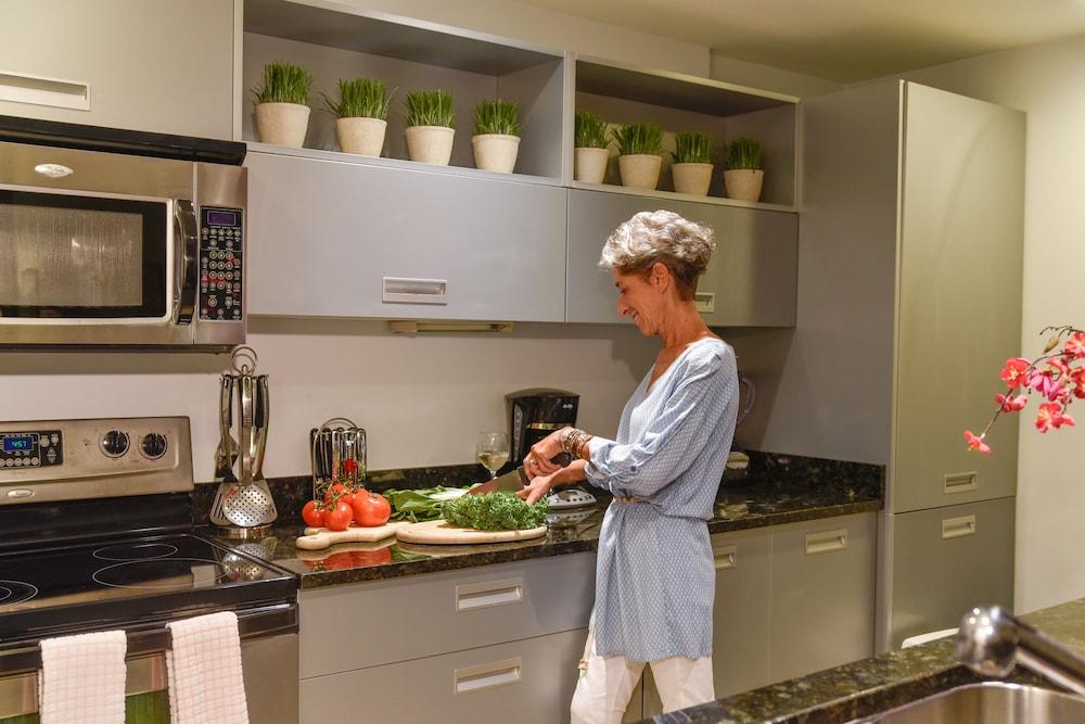 Princess Heights Luxury Boutique Condo Hotel — 3