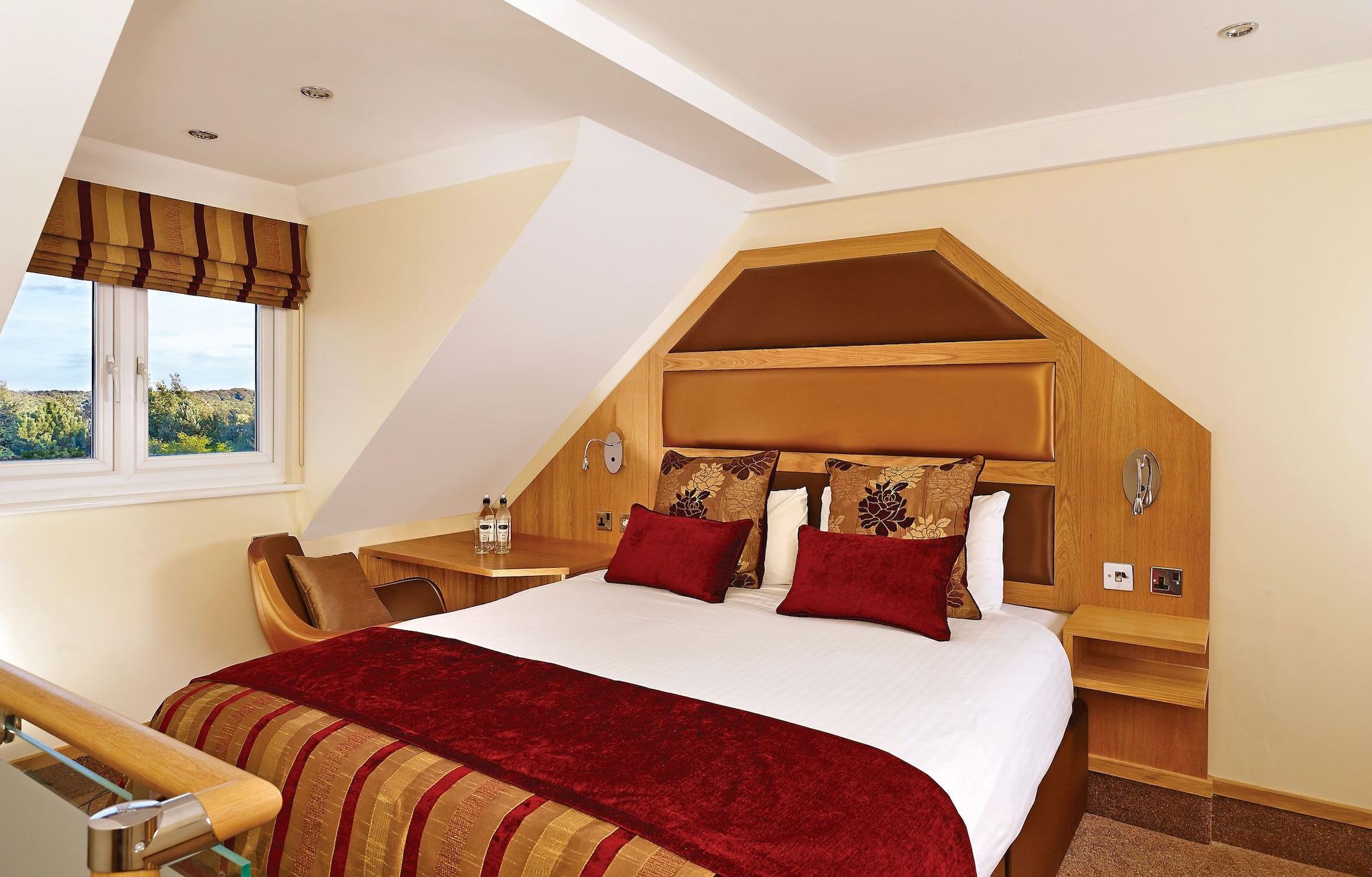 FAIRLAWNS HOTEL AND SPA — 10