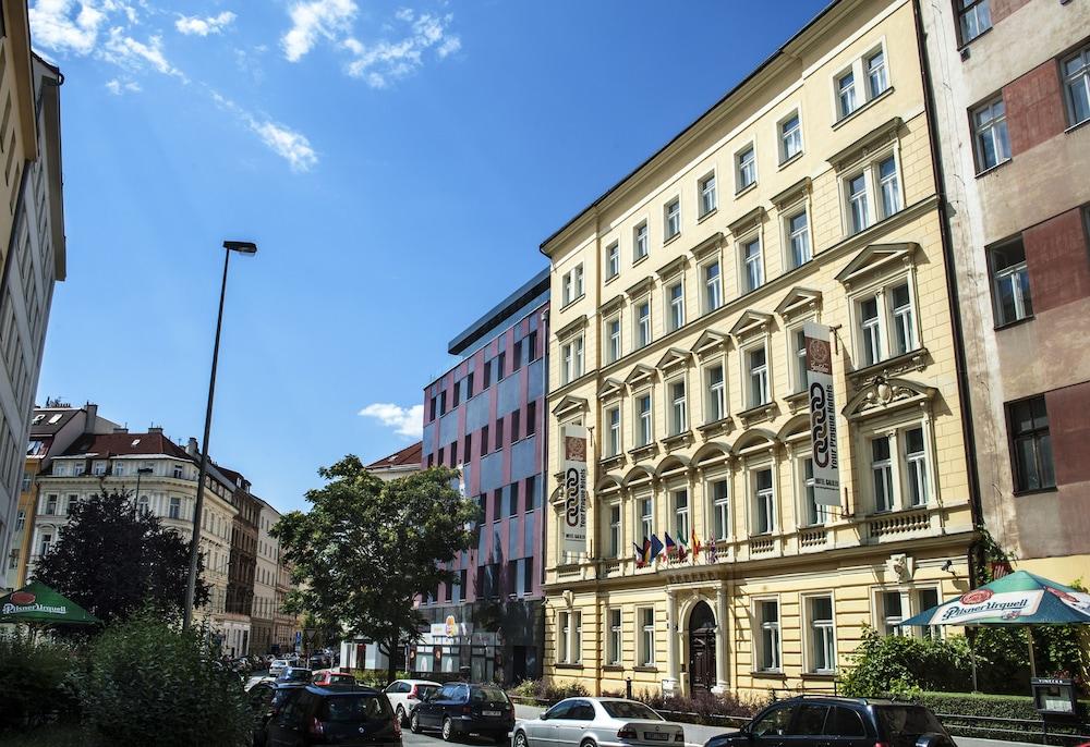 HOTEL GALILEO 110902 — 4