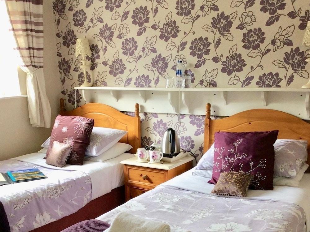 Plumpton Court — 5