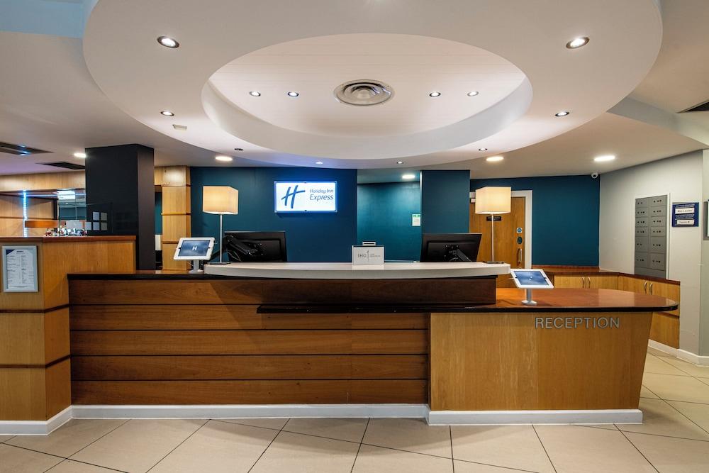 Holiday Inn Express Glasgow City Centre Riverside — 10
