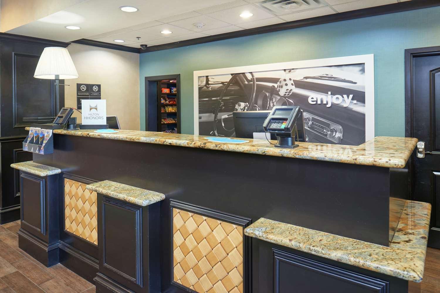 Hampton Inn & Suites Decatur — 10