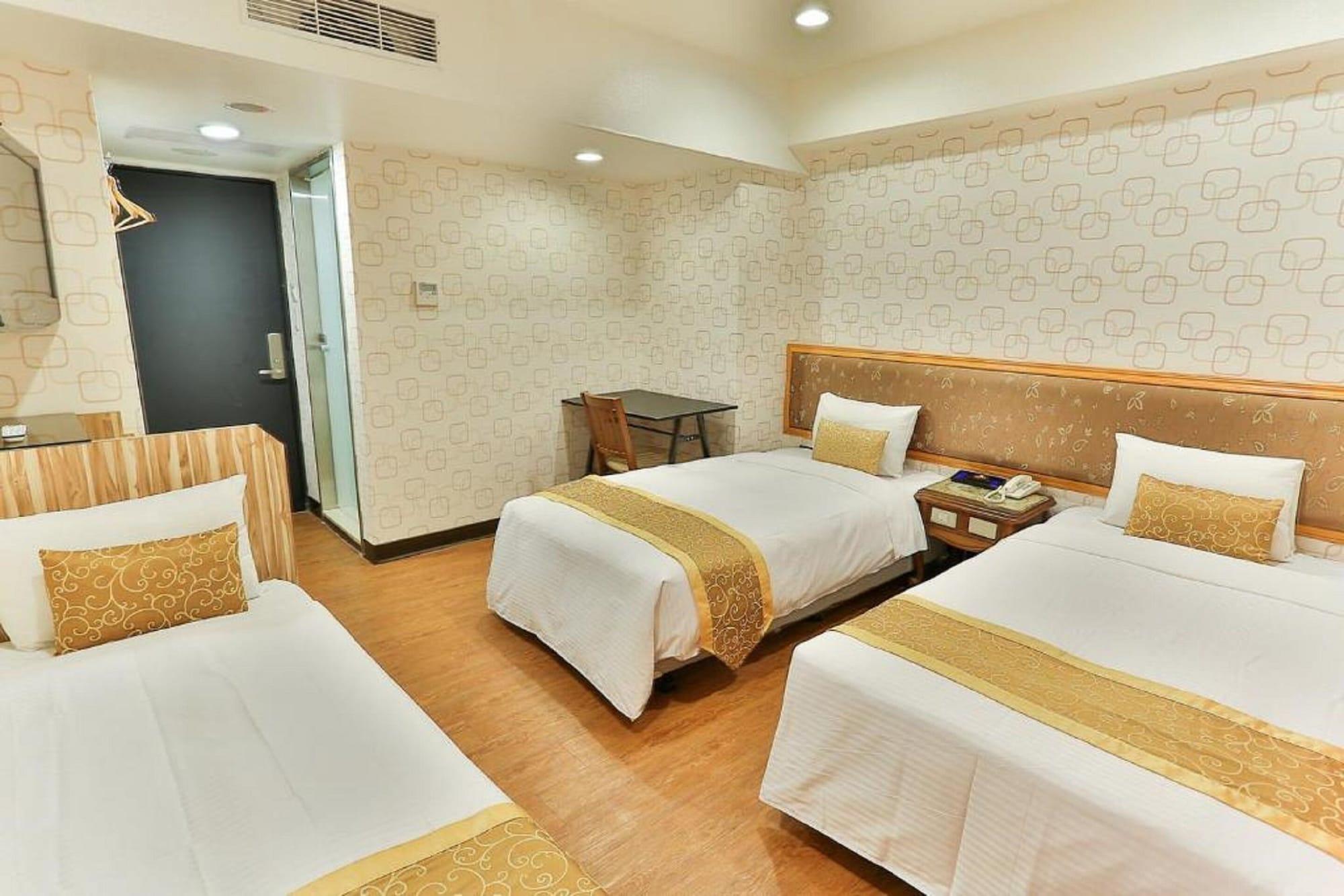 City Hotel Taipei — 9