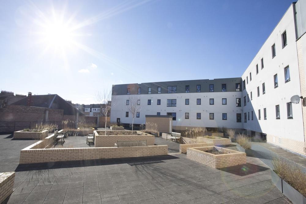 Beaverbank Place - Campus Residence — 6