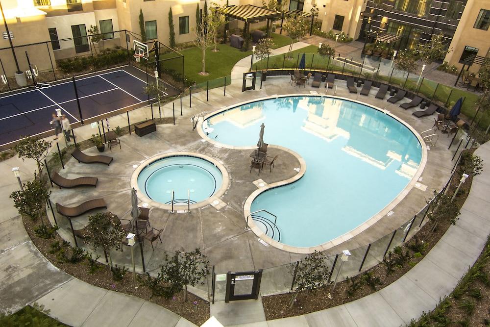 Holiday Inn Carlsbad — 10