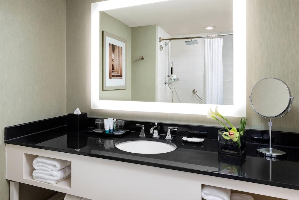 The Westin Arlington Gateway — 8