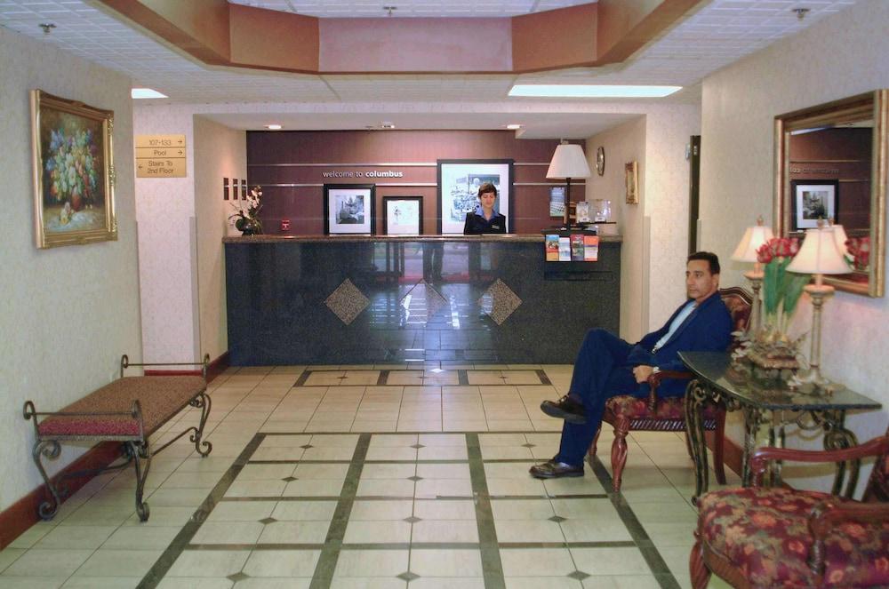 Hampton Inn Columbus South — 8