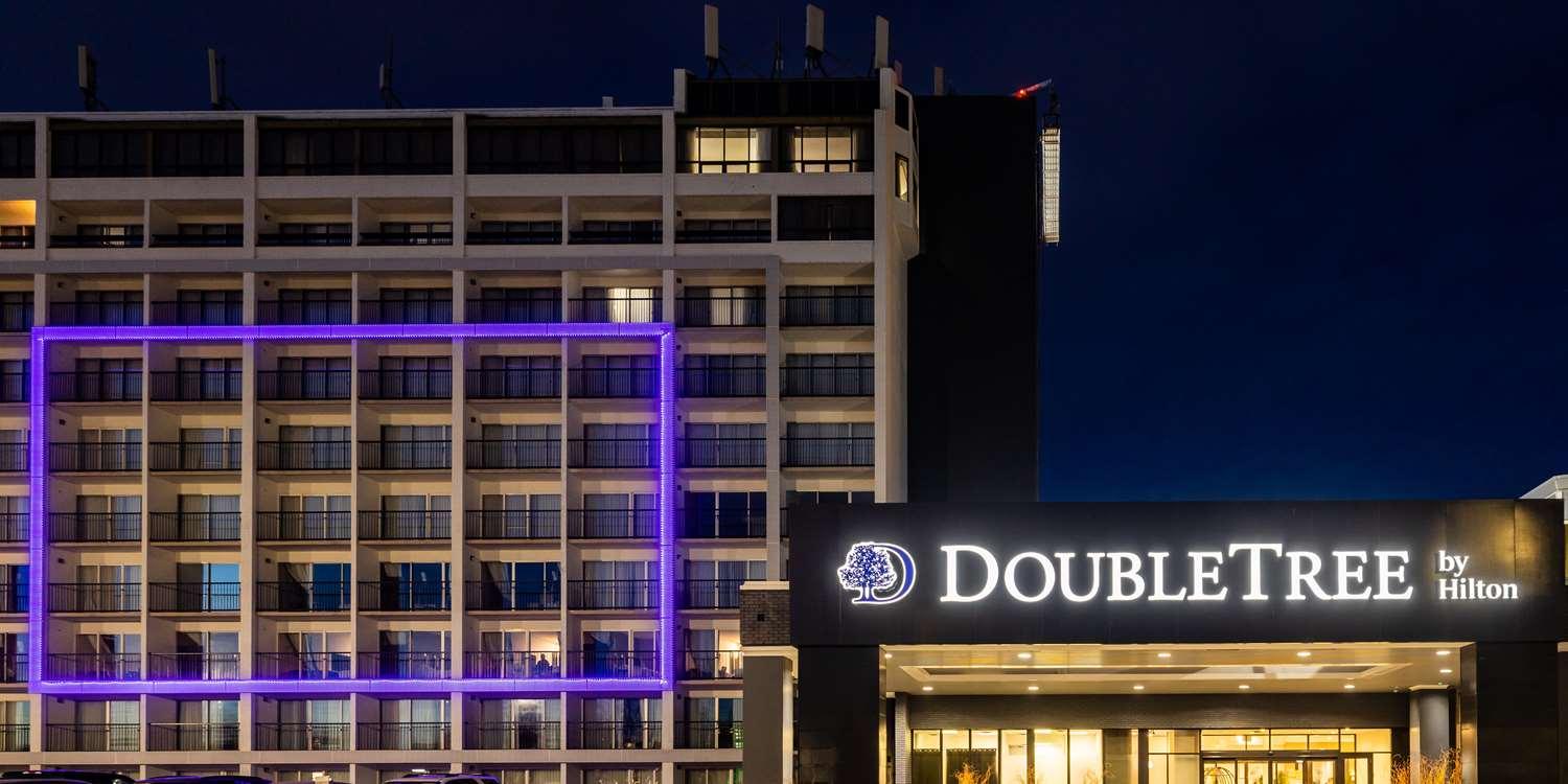 DoubleTree by Hilton Calgary North 83776 — 8