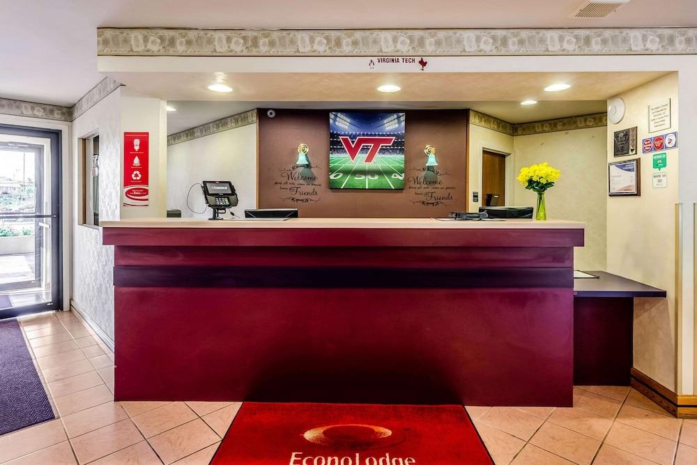 Econo Lodge Christiansburg-Blacksburg I-81 — 8