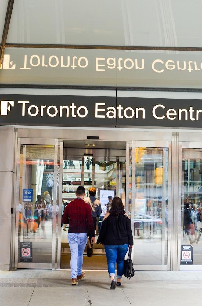 SHERATON CENTRE TORONTO 3264 — 6