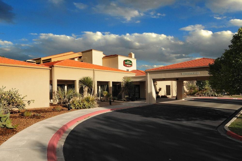 Courtyard Albuquerque Airport — 2