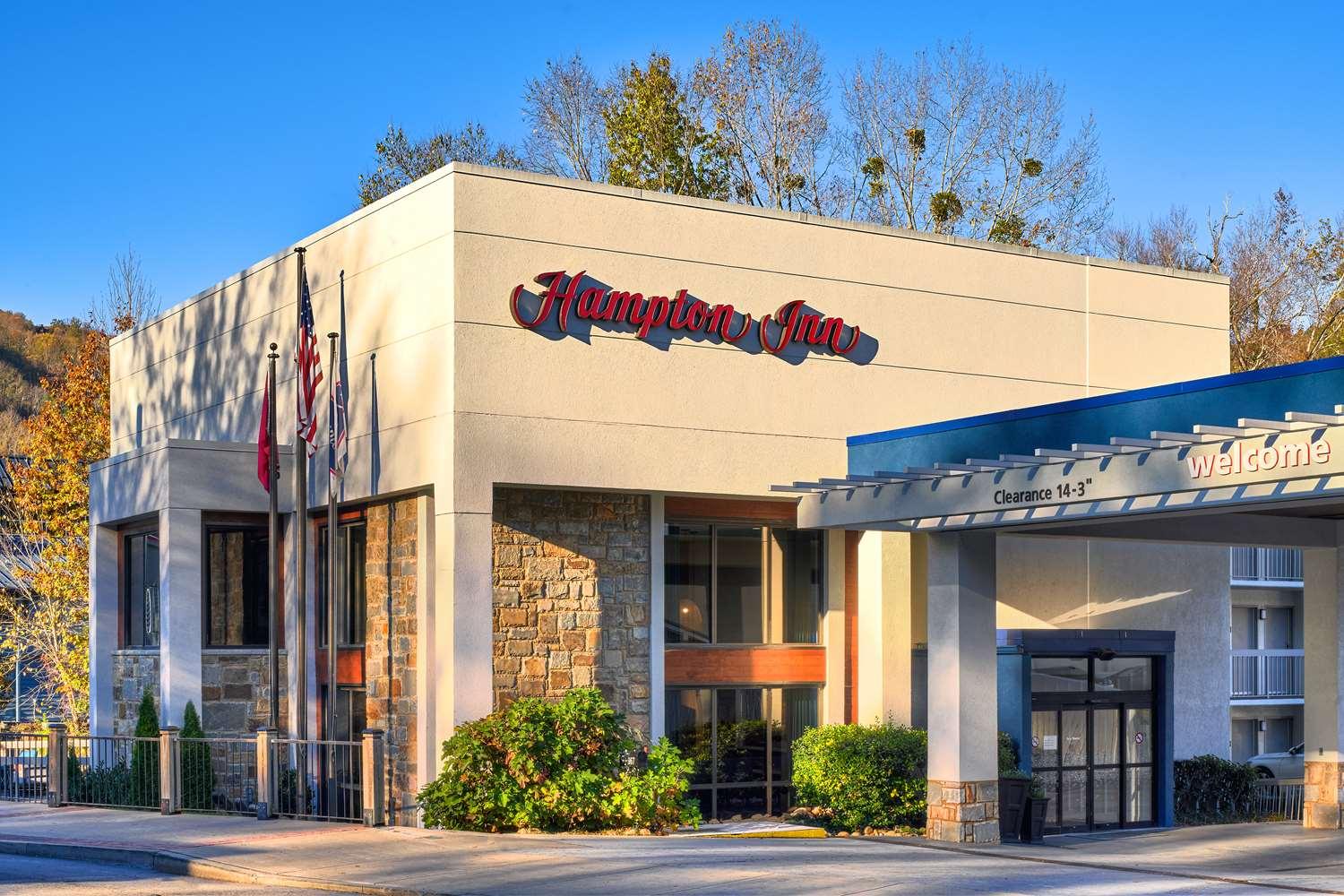Hampton Inn Gatlinburg — 4