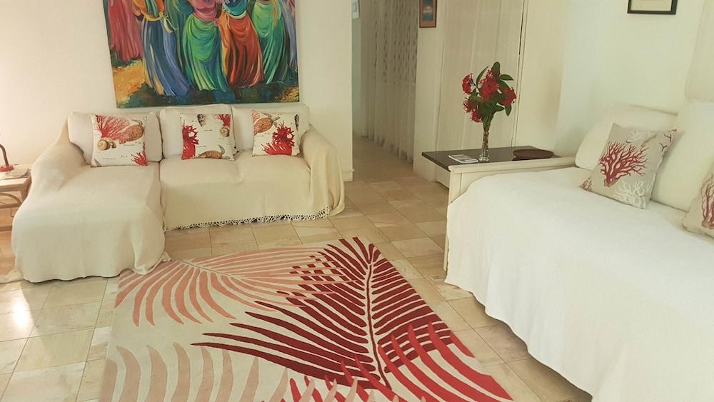 The Barbados CHI Centre 1213008 — 7