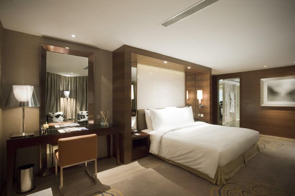 Million Dragon Hotel 875545 — 9