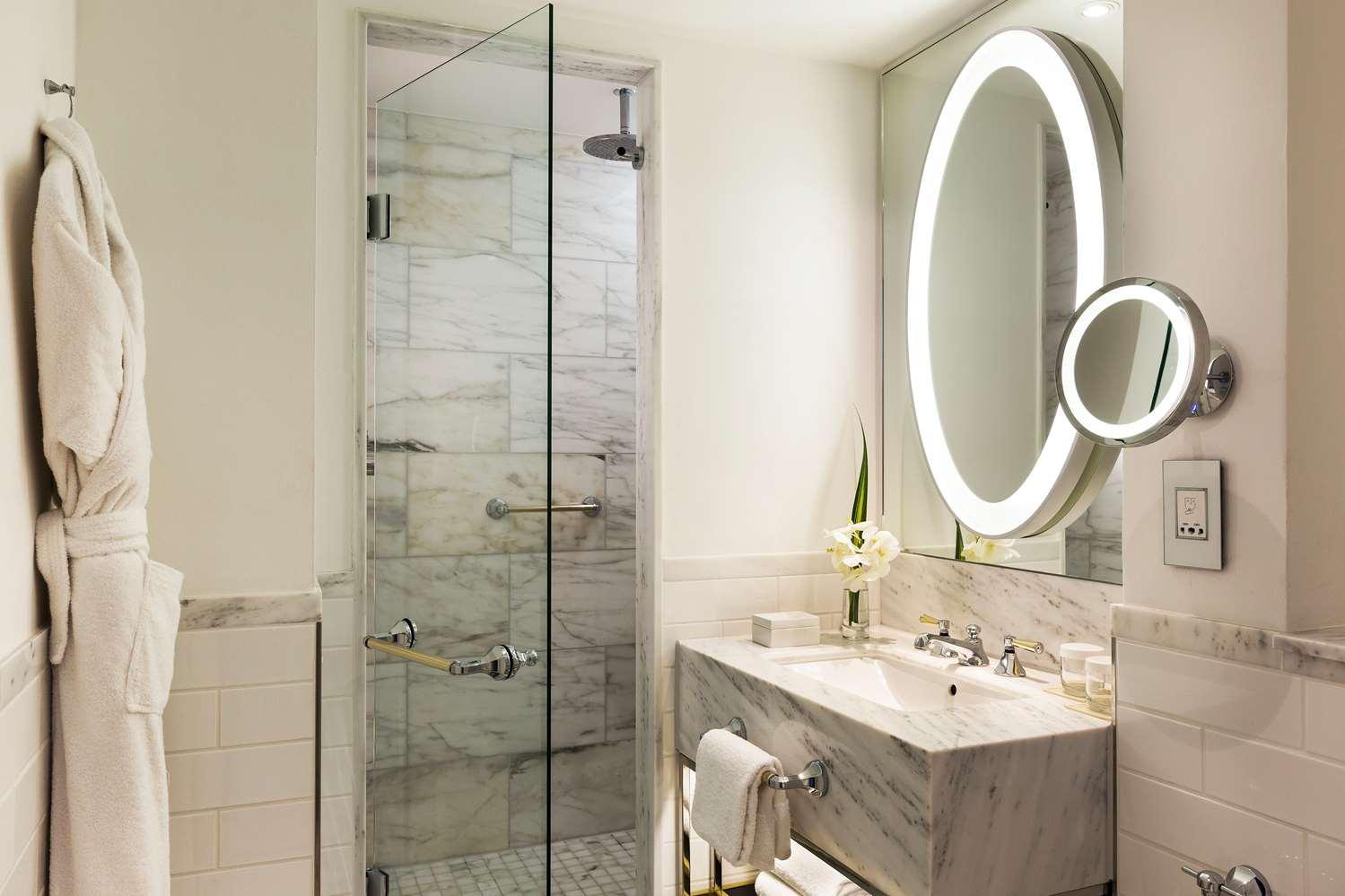 Hilton Paris Opera 7084 — 2