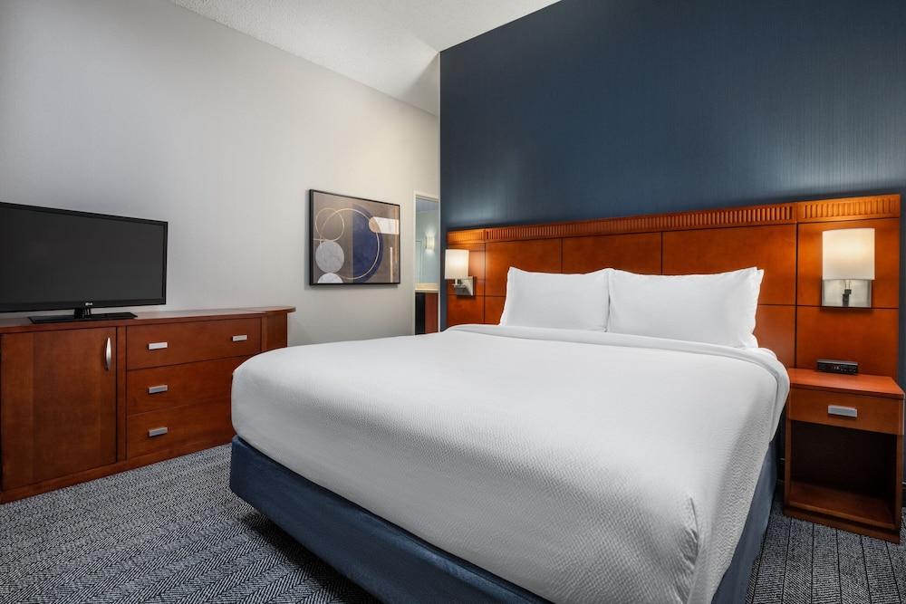 Courtyard by Marriott Anchorage Airport — 8