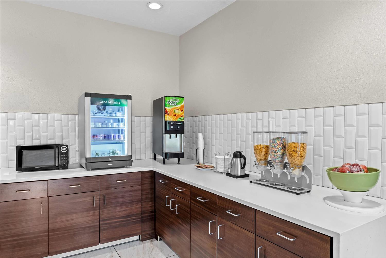 Quality Inn & Suites Sunport Airport Albuquerque — 10