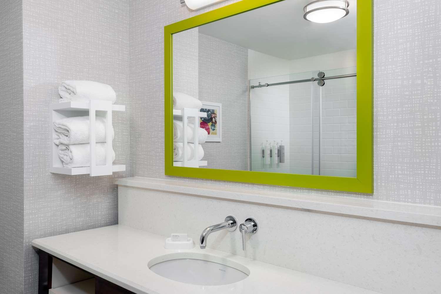 Hampton Inn Coventry - Warwick Area — 2