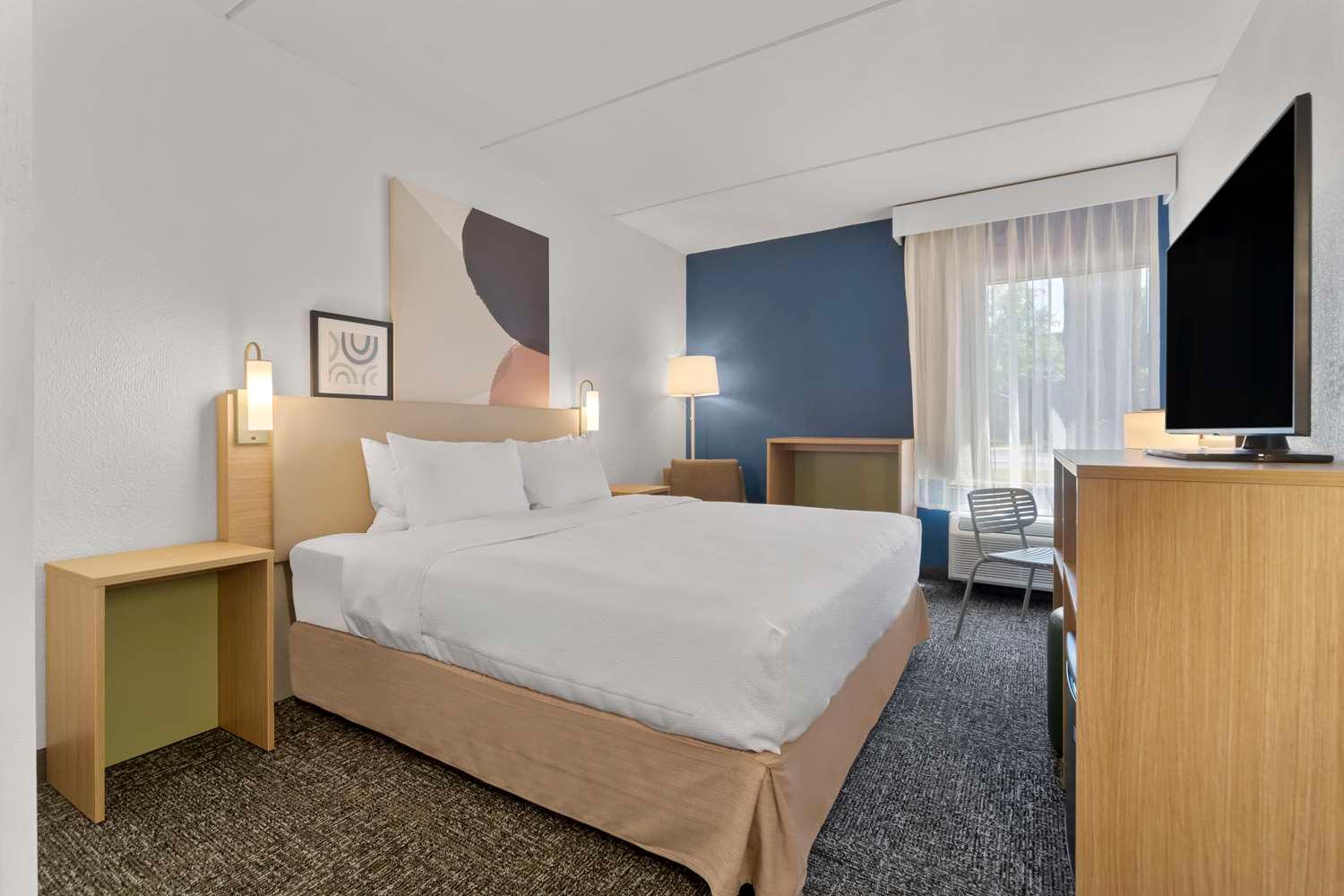 Spark by Hilton Grand Prairie — 9