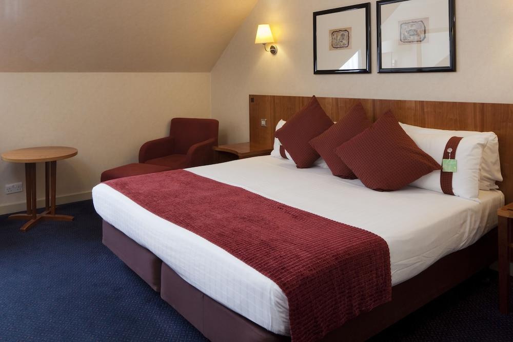 HOLIDAY INN LUTON-SOUTH M1 JCT 9 — 9