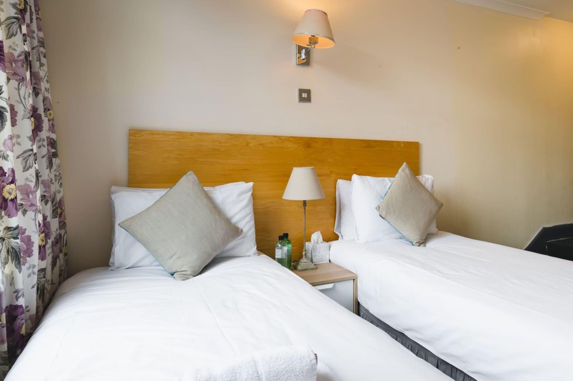VICTORIA HOUSE HOTEL — 5