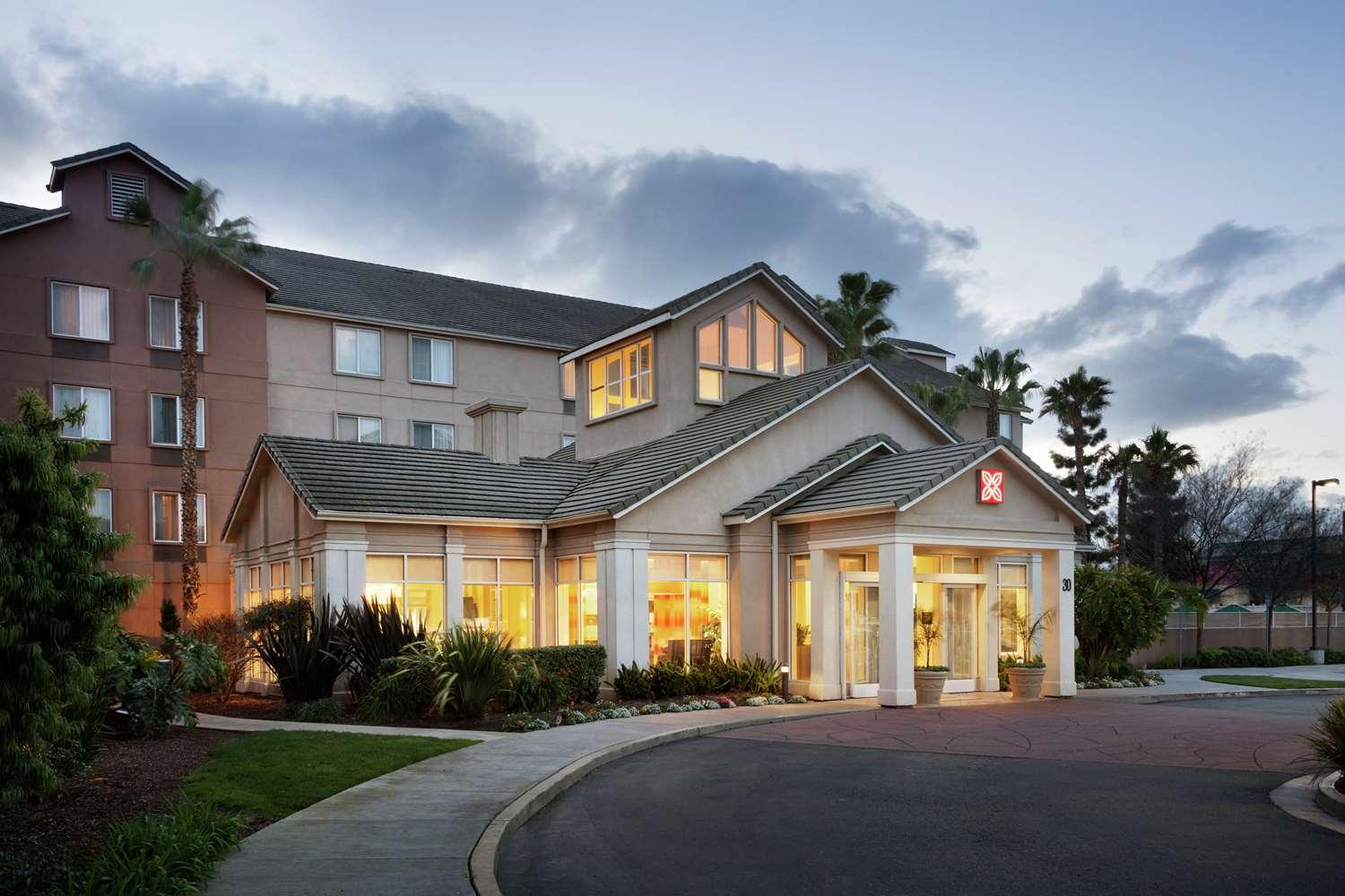 Hilton Garden Inn Gilroy — 3