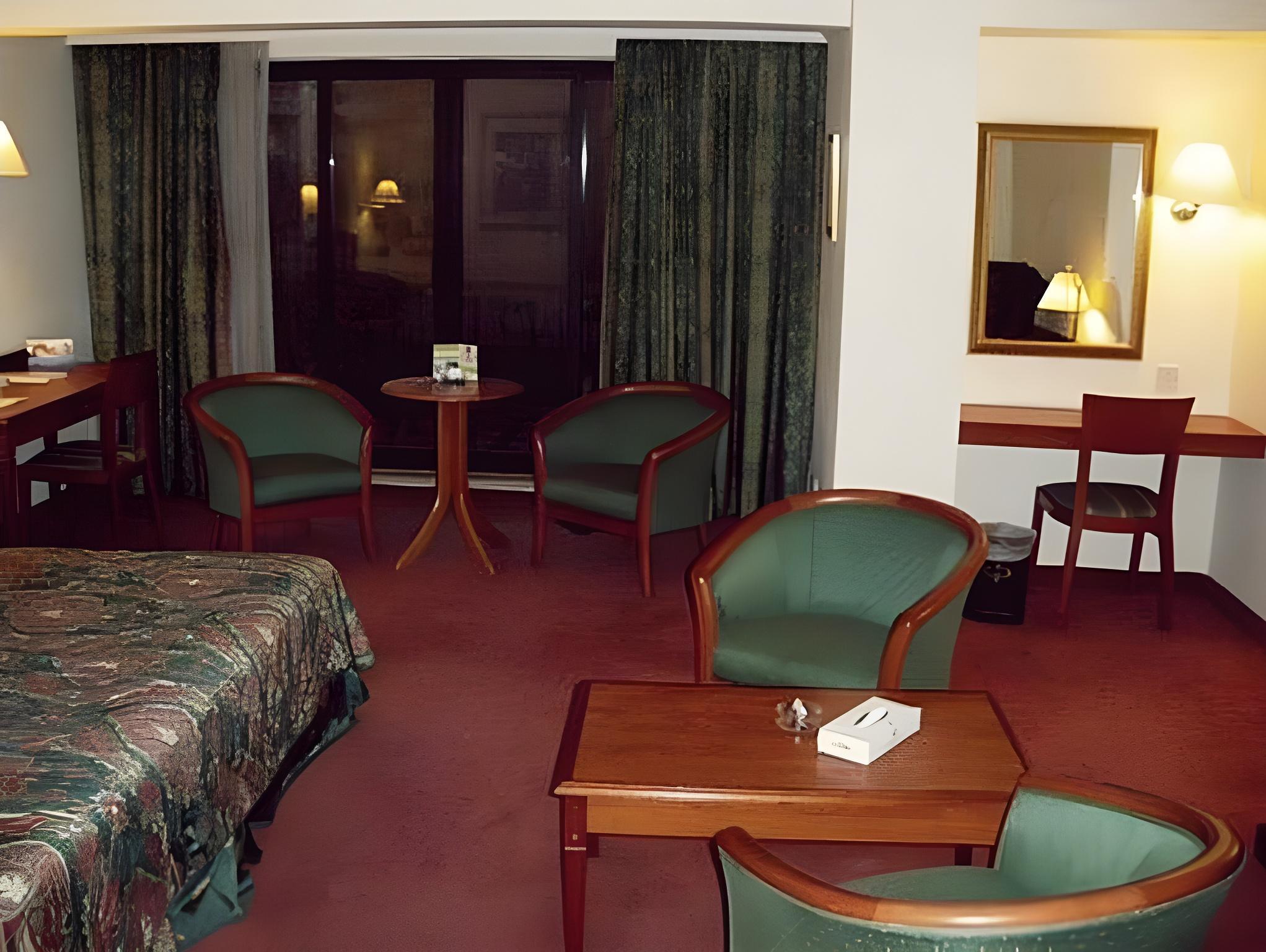 GRAND PALACE HOTEL 59824 — 9