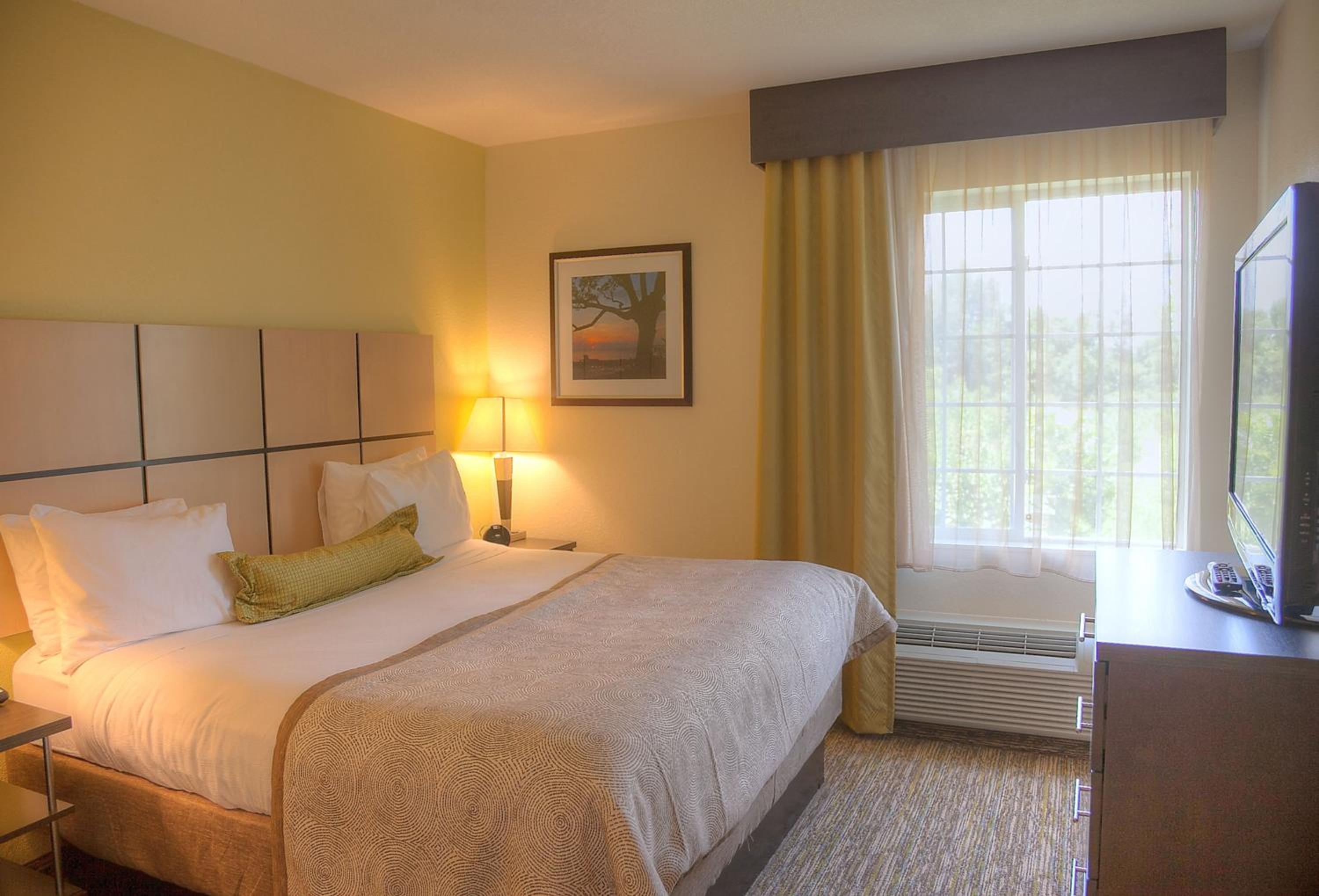 CANDLEWOOD SUITES ALEXANDRIA — 9