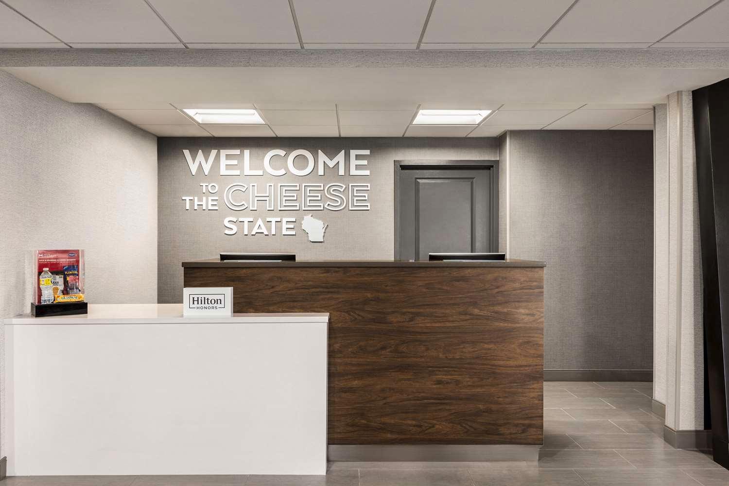 Hampton Inn Milwaukee/Brookfield — 9