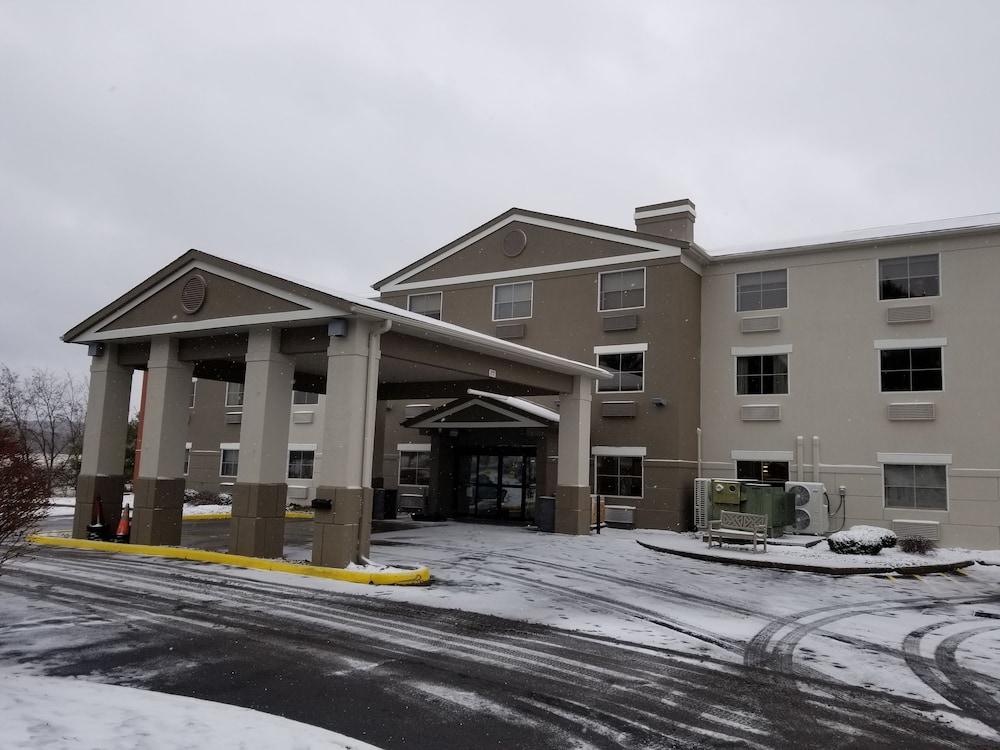 Holiday Inn Express Indiana, PA — 2