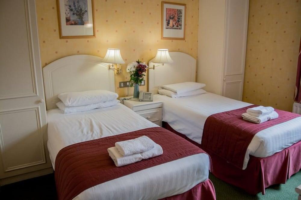 Elstead Hotel — 7