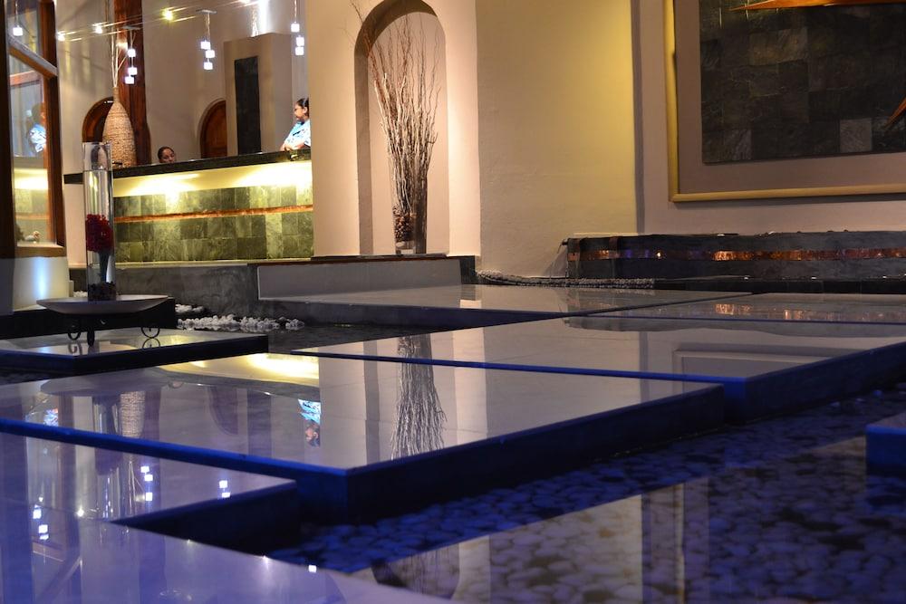 Coco de Mer Hotel and Black Parrot Suites — 10