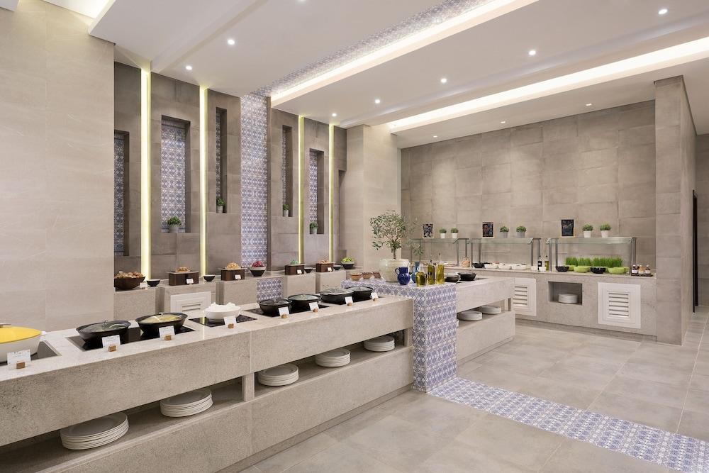 Four Points By Sheraton Sharjah — 8